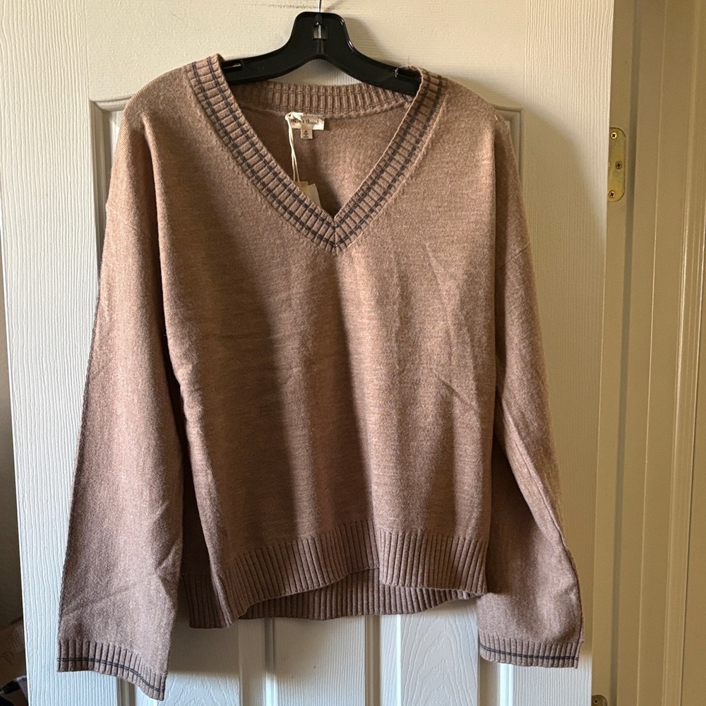 Hem & Thread NWT Brown V-Neck Sweater Dark Brown Trim size M
